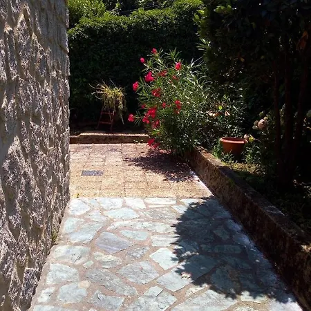 1 Maison En Pierre